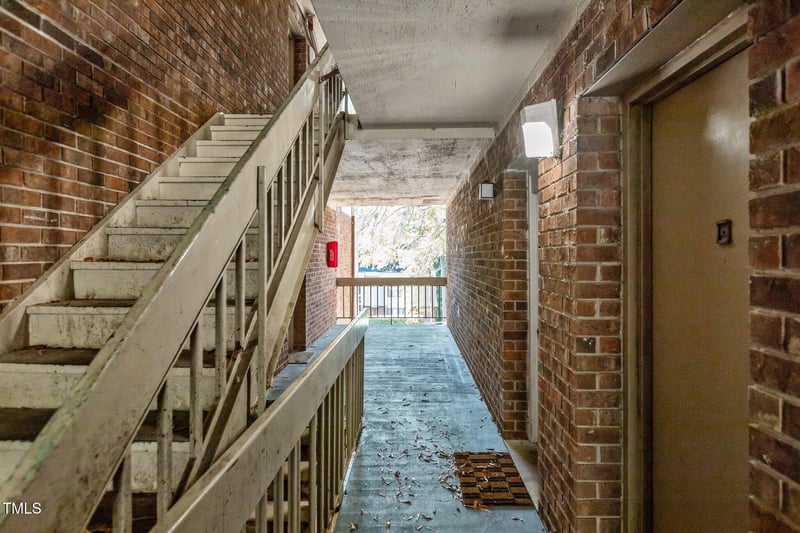 500 Umstead Dr #204b, Chapel Hill, NC 27516