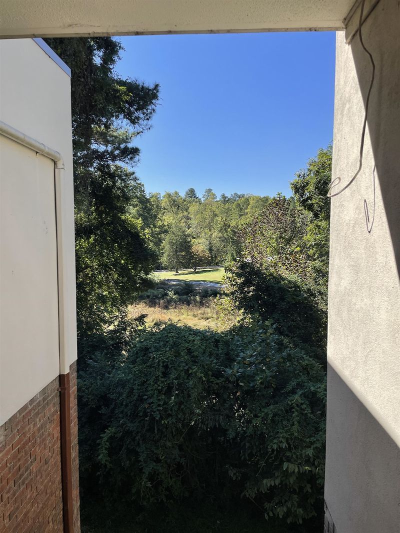 500 Umstead Dr #204D, Chapel Hill, NC 27516