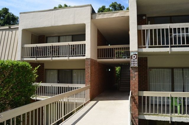 500 Umstead Dr #206D, Chapel Hill, NC 27516