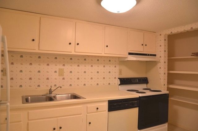 500 Umstead Dr #206D, Chapel Hill, NC 27516