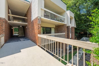 500 Umstead Dr #208, Chapel Hill, NC 27516