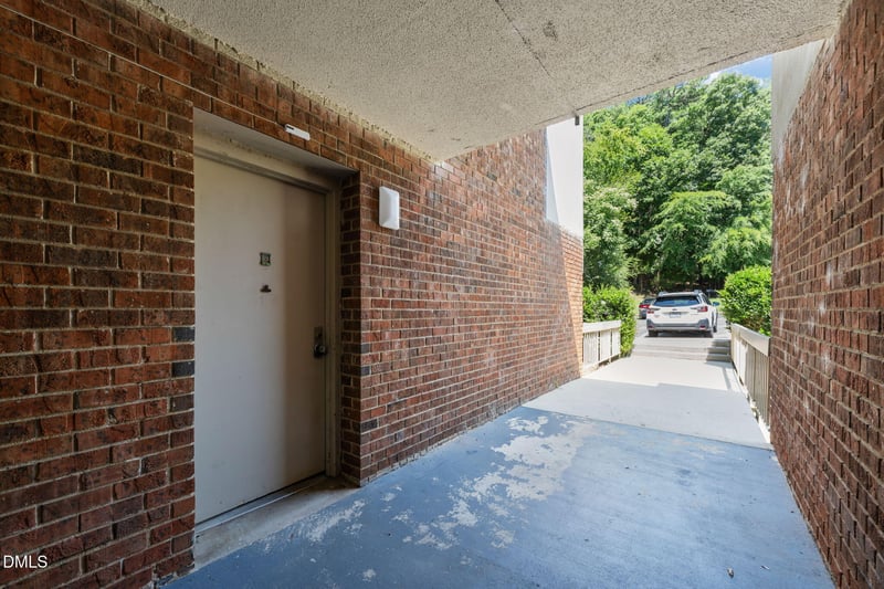 500 Umstead Dr #208, Chapel Hill, NC 27516