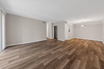 500 Umstead Dr #303e, Chapel Hill, NC 27516