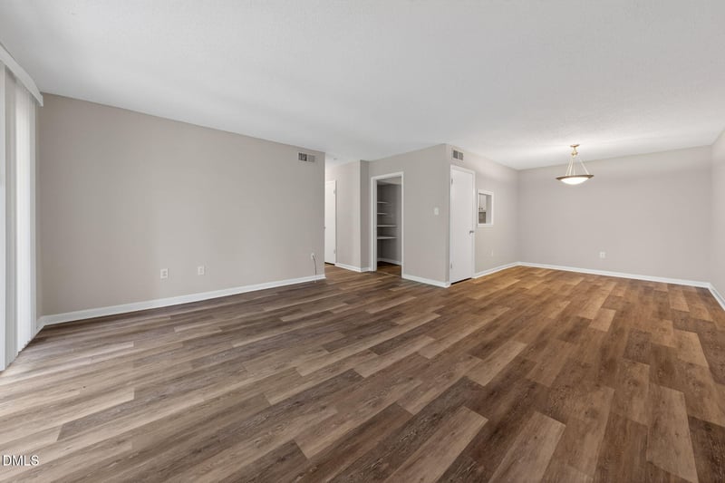 500 Umstead Dr #303e, Chapel Hill, NC 27516