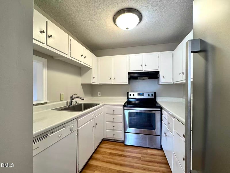 500 Umstead Dr #304, Chapel Hill, NC 27516