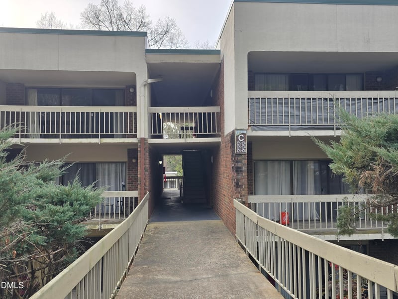 500 Umstead Dr #306, Chapel Hill, NC 27516