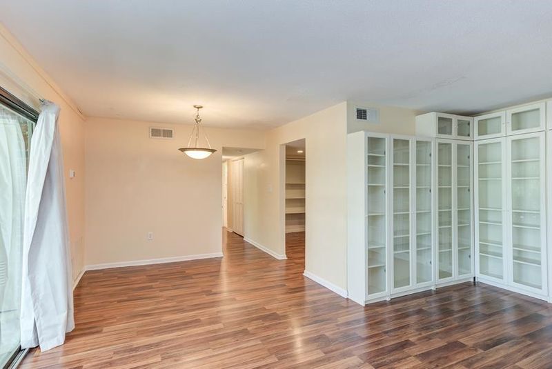 500 Umstead Dr #Building C 203, Chapel Hill, NC 27516
