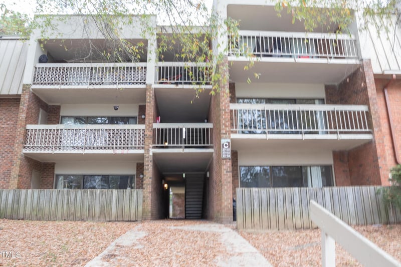 500 Umstead Dr #C-101, Chapel Hill, NC 27516
