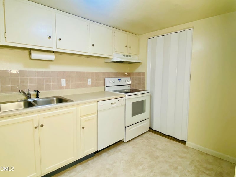 500 Umstead Dr #C 304, Chapel Hill, NC 27516