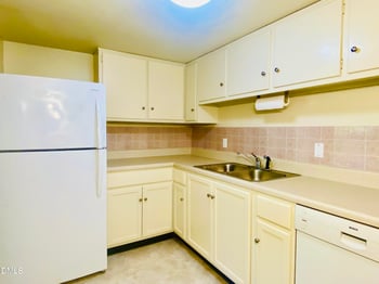 500 Umstead Dr #C 304, Chapel Hill, NC 27516