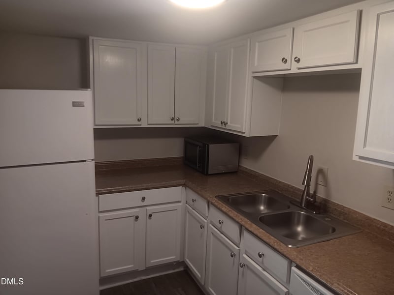 500 Umstead Dr #C206, Chapel Hill, NC 27516