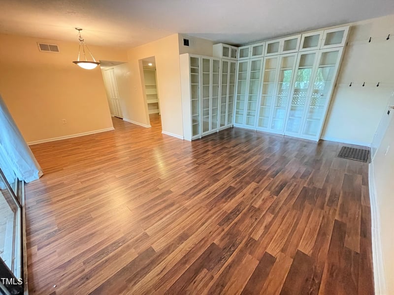 500 Umstead Dr #203-C, Chapel Hill, NC 27516