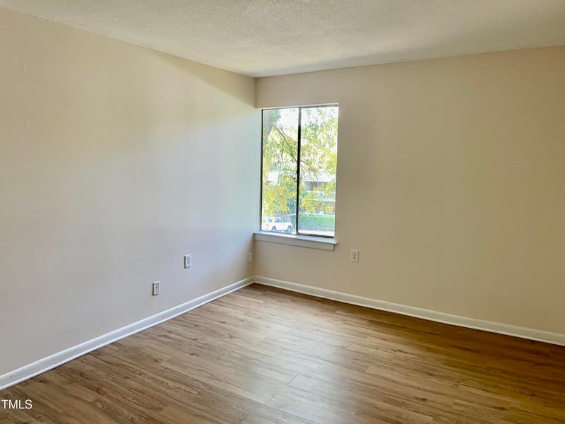 500 Umstead Dr #203-C, Chapel Hill, NC 27516