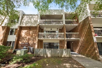 500 Umstead Dr, Chapel Hill, NC 27516