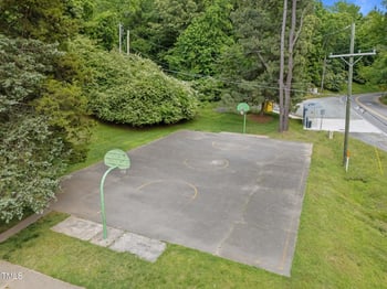 500 Umstead Dr, Chapel Hill, NC 27516