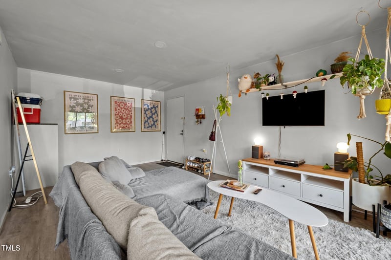 500 Umstead Dr, Chapel Hill, NC 27516