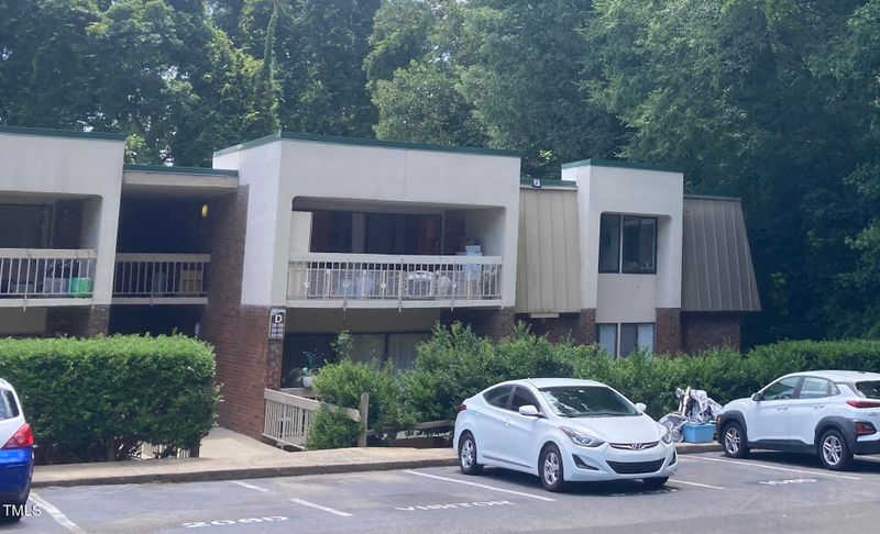 500 Umstead Dr #D308, Chapel Hill, NC 27516