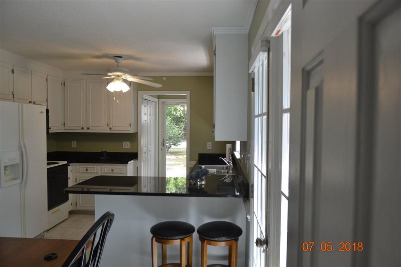 500 Whitewater Dr, Fuquay Varina, NC 27526