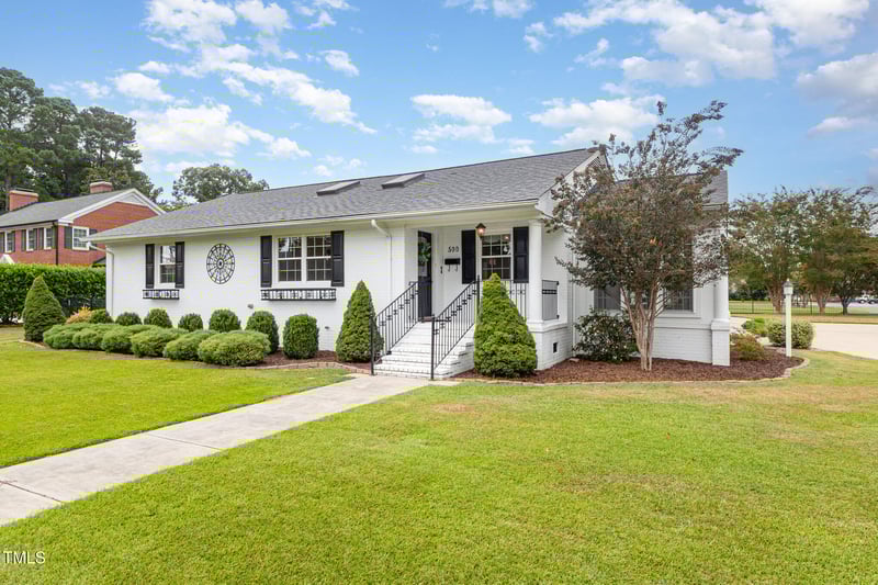 500 Woodall St, Benson, NC 27504
