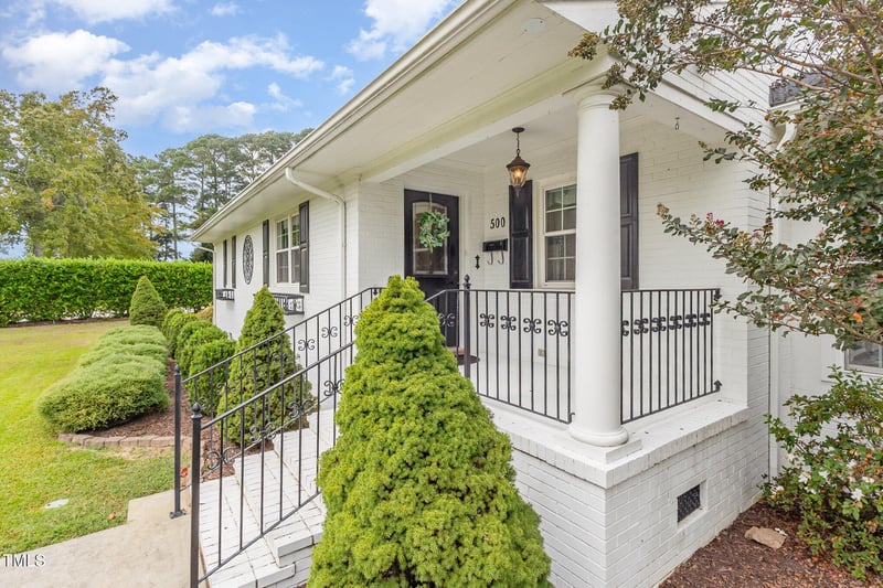 500 Woodall St, Benson, NC 27504