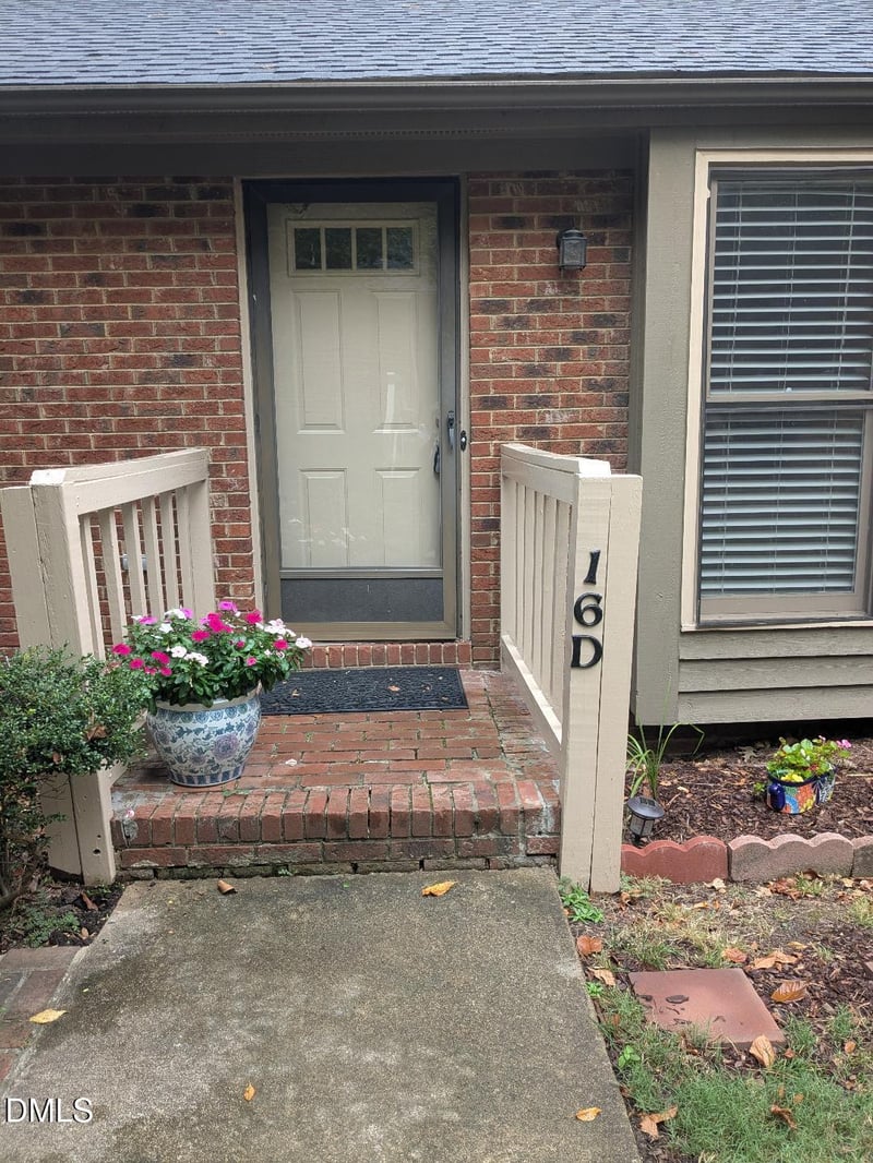 500 Woodcroft Pw #16d, Durham, NC 27713