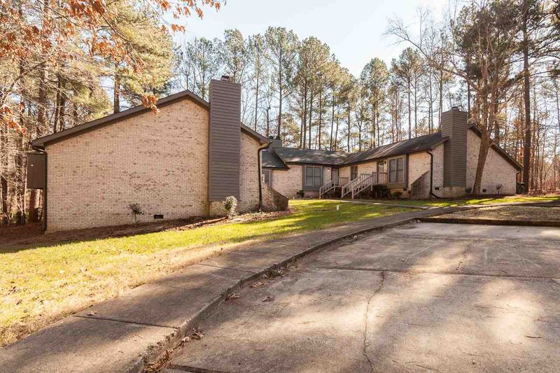 500 W Woodcroft Pw #17B, Durham, NC 27713