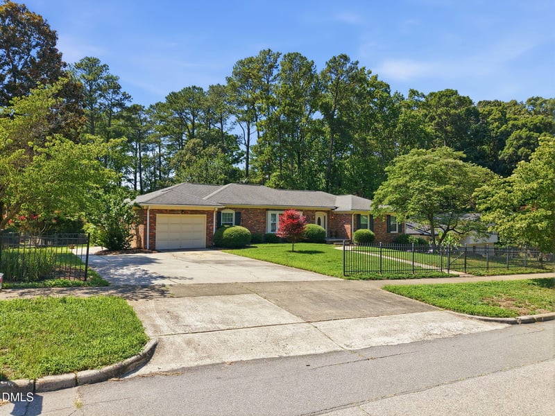 5001 Quail Hollow Dr, Raleigh, NC 27609