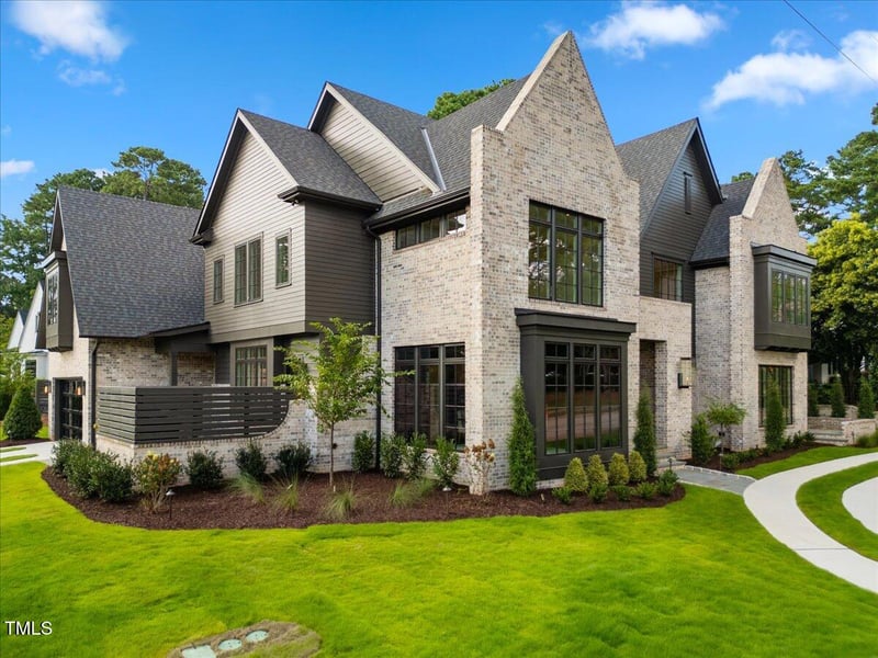 5001 Rampart St, Raleigh, NC 27609