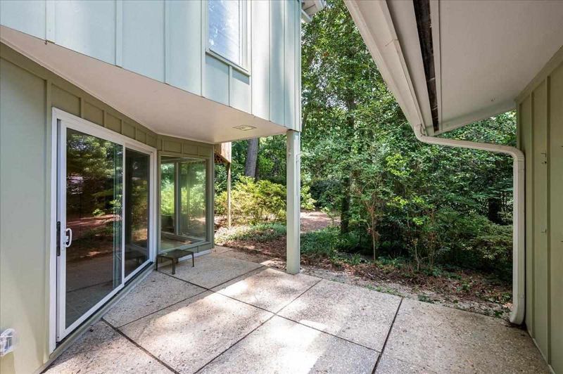 5004 Glen Forest Dr, Raleigh, NC 27612