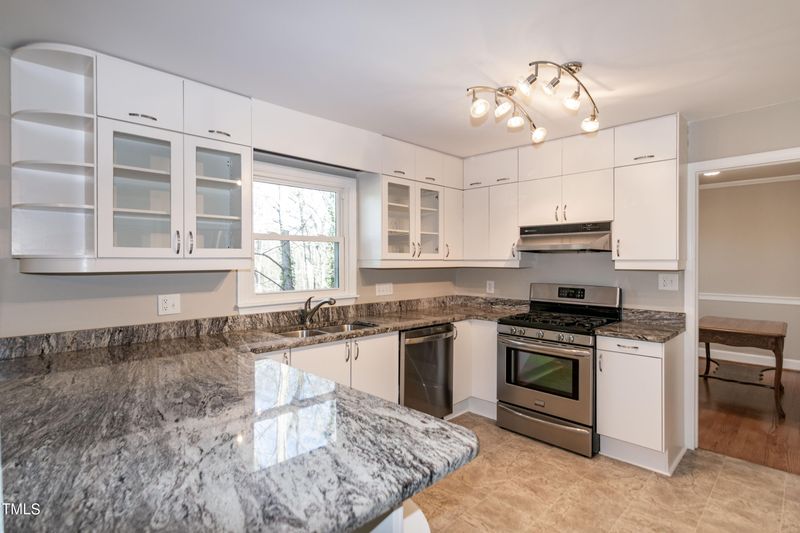 5007 North Hills Dr, Raleigh, NC 27612