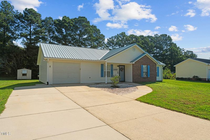 5009 Laurel Ridge Dr, Sanford, NC 27332