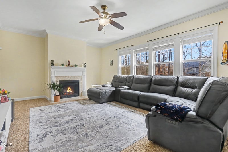 501 Avent Meadows Ln, Holly Springs, NC 27540