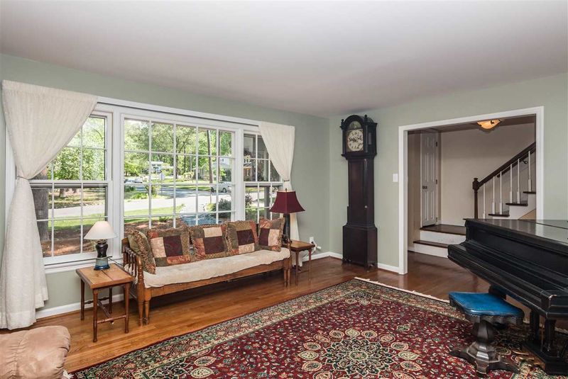 501 Brandywine Rd, Chapel Hill, NC 27516