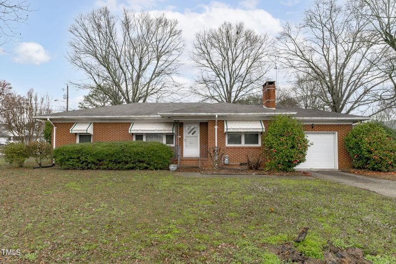 501 Center St, Apex, NC 27502