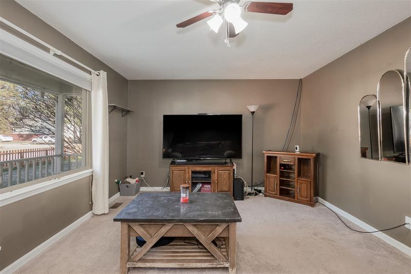 501 Charles St, Clayton, NC 27520