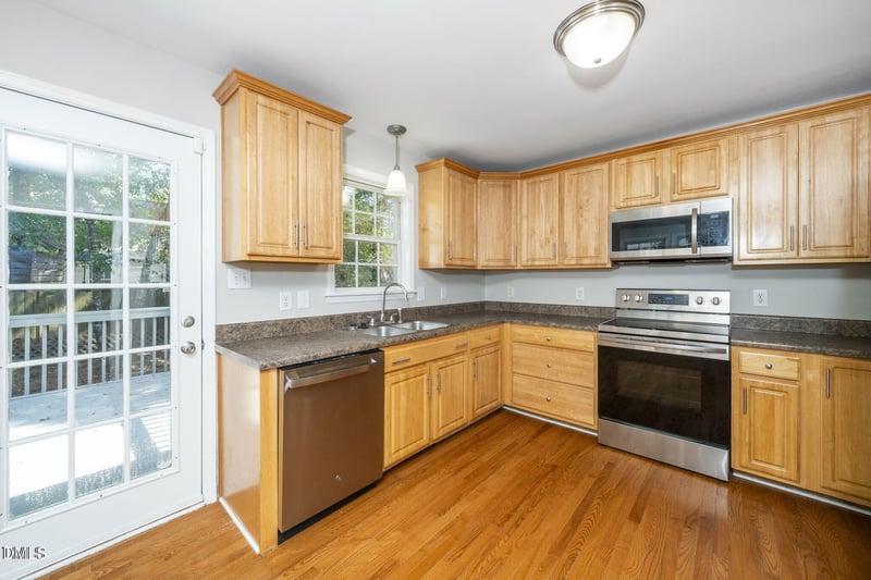 501 Corwood Dr, Fuquay Varina, NC 27526