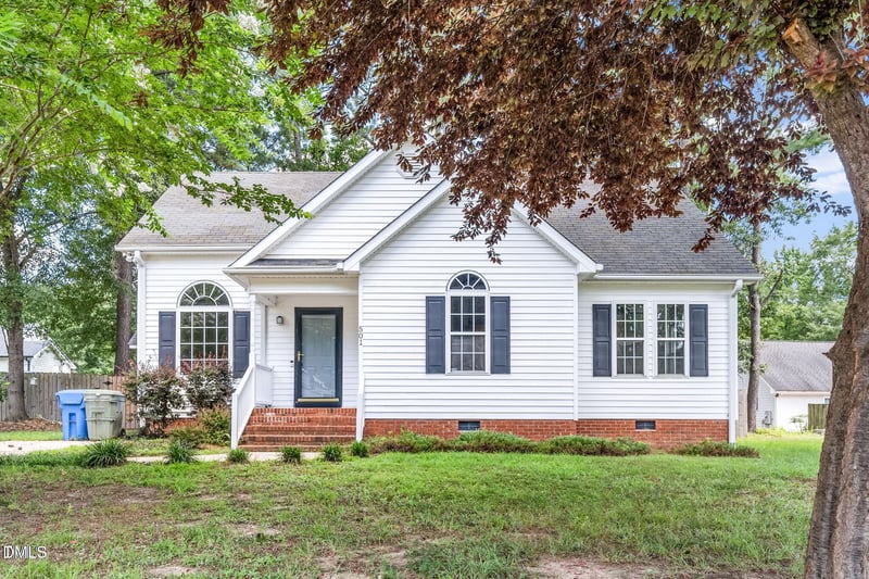 501 Corwood Dr, Fuquay Varina, NC 27526