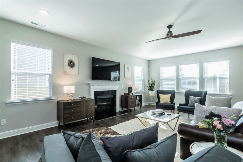 501 Eno Dr, Holly Springs, NC 27540
