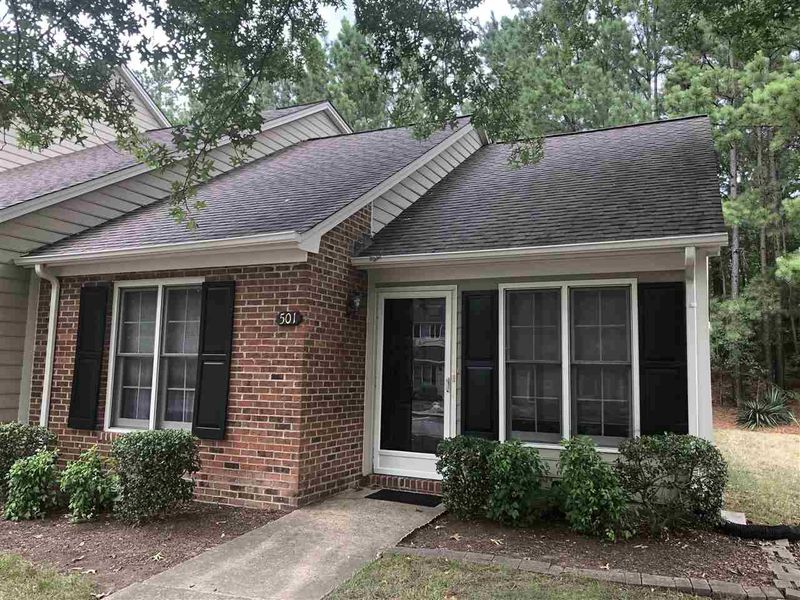 501 Gatehouse Ln, Durham, NC 27707
