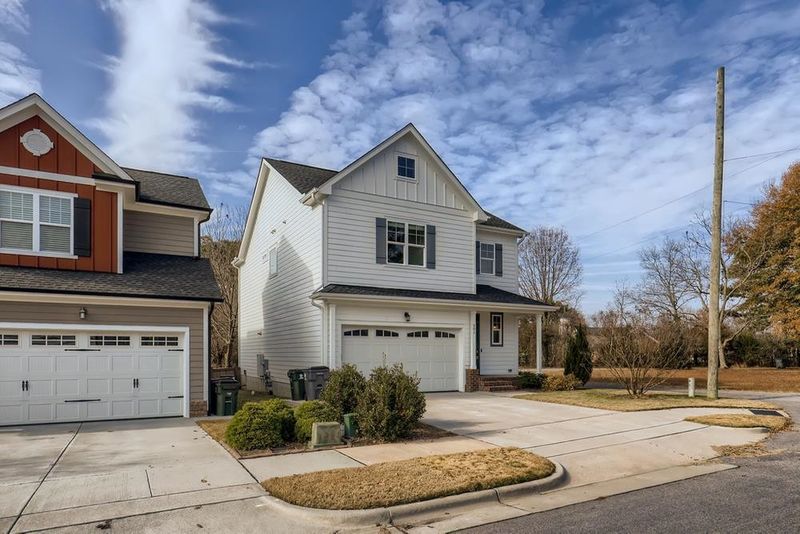 501 Germaine St, Apex, NC 27502