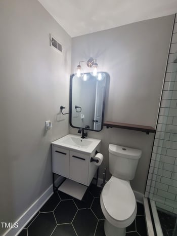 501 Jones Ferry Rd #10, Carrboro, NC 27510
