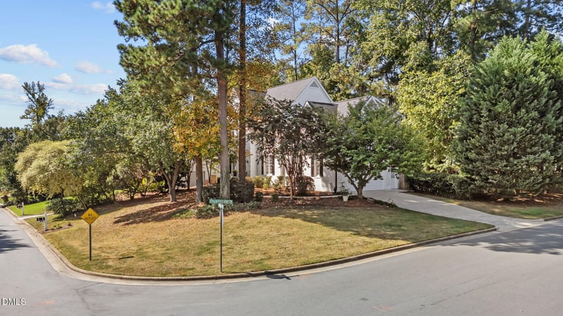 501 Lyndenbury Dr, Apex, NC 27502