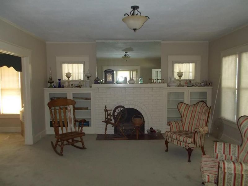 501 N Main St, Burlington, NC 27217
