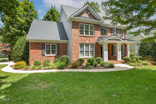 501 Northwoods Dr, Cary, NC 27513