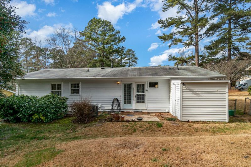 501 Old Farm Rd, Raleigh, NC 27606