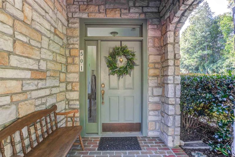 501 Presque Isle Ln #501, Chapel Hill, NC 27514