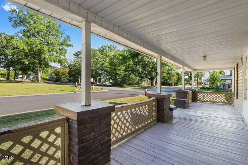 501 Raiford St, Selma, NC 27576