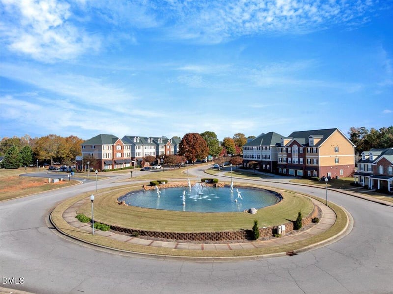 501 Sarazen Dr, Clayton, NC 27527