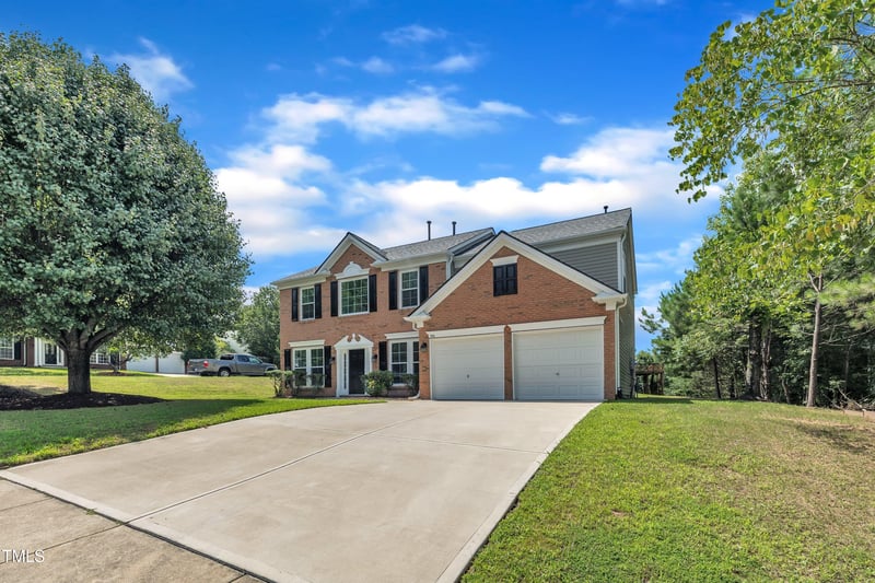 501 Sherwood Forest Pl, Cary, NC 27519