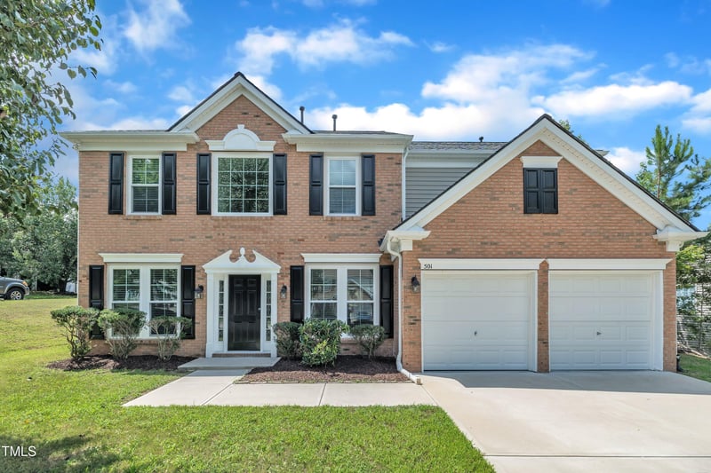 501 Sherwood Forest Pl, Cary, NC 27519